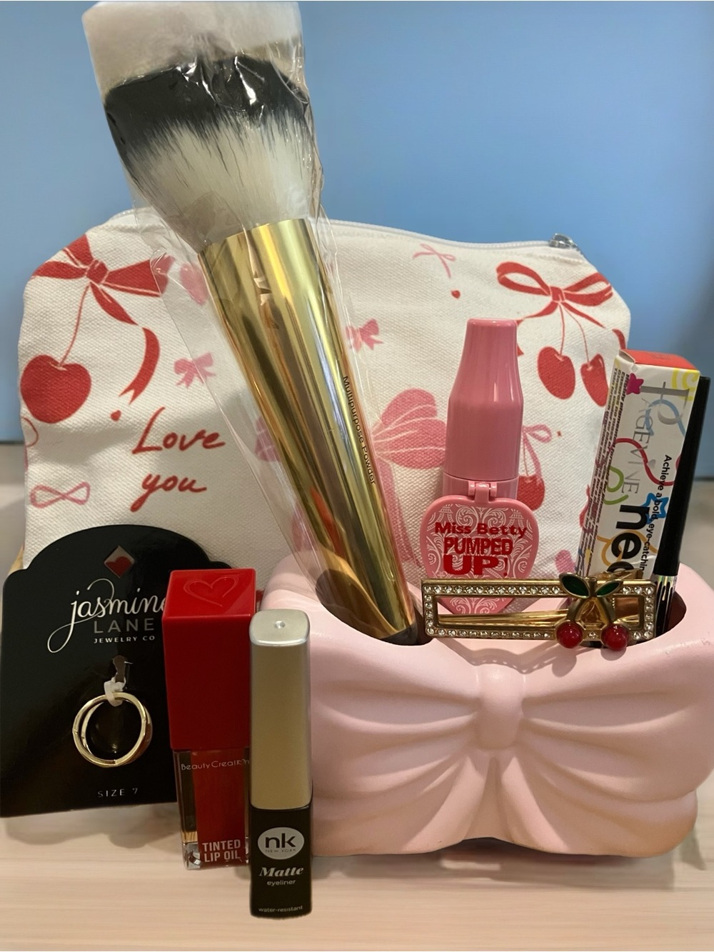 Jasmine Pink Bow Bath & Body Gift Set with Gold Brush